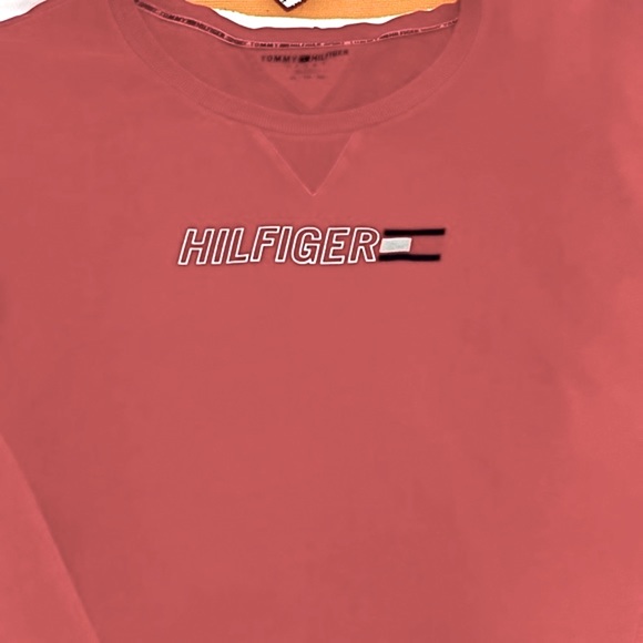 NWT Tommy Hilfiger red sweatshirt. - Picture 2 of 8